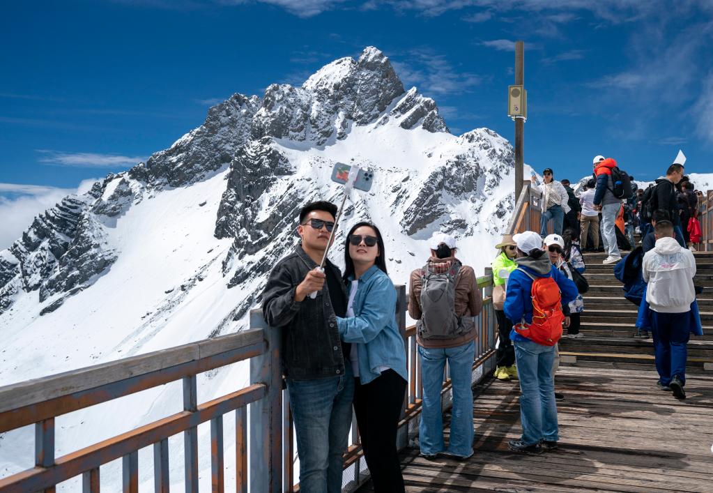 玉龍雪山景區開啟夏日旅游季