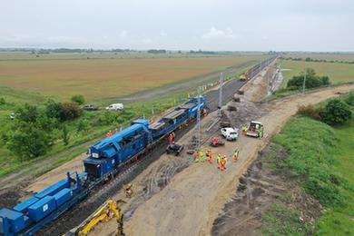 匈塞鐵路匈牙利段全面進入鋪軌施工階段