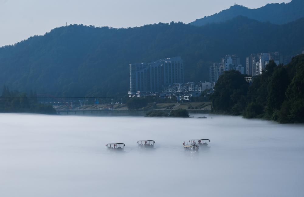 浙江建德：新安江上享清涼